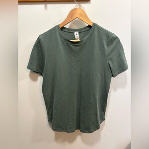 lululemon athletica green Short Sleeve Tee